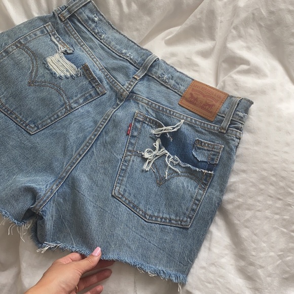 Levi’s Wedgie Shorts - Picture 3 of 4